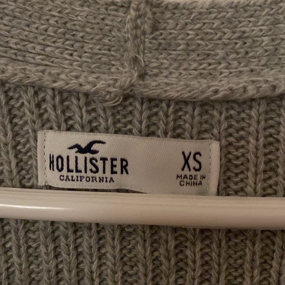 Grey knit sweater *Never Worn - Picture 2 of 2